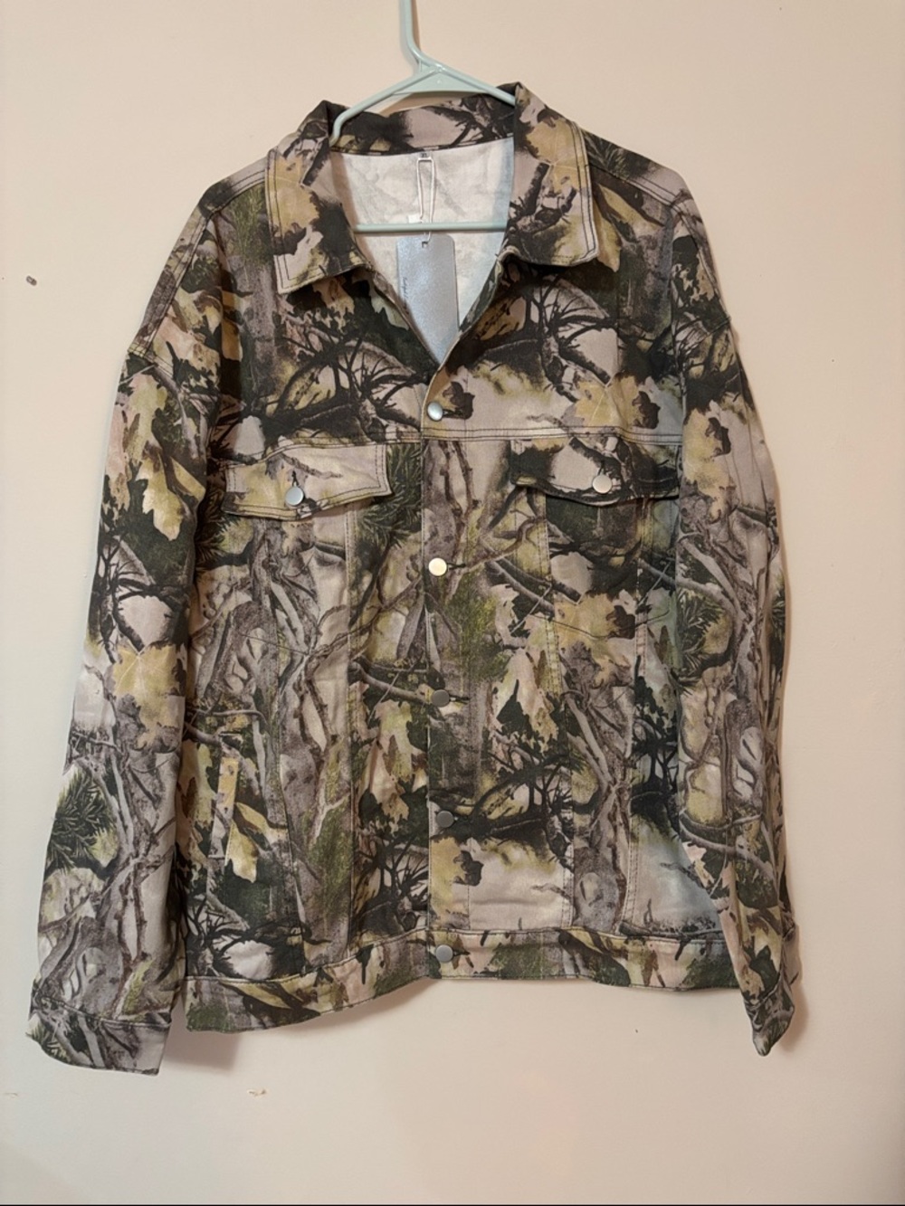Camo button down shirt/ coat. XL unisex